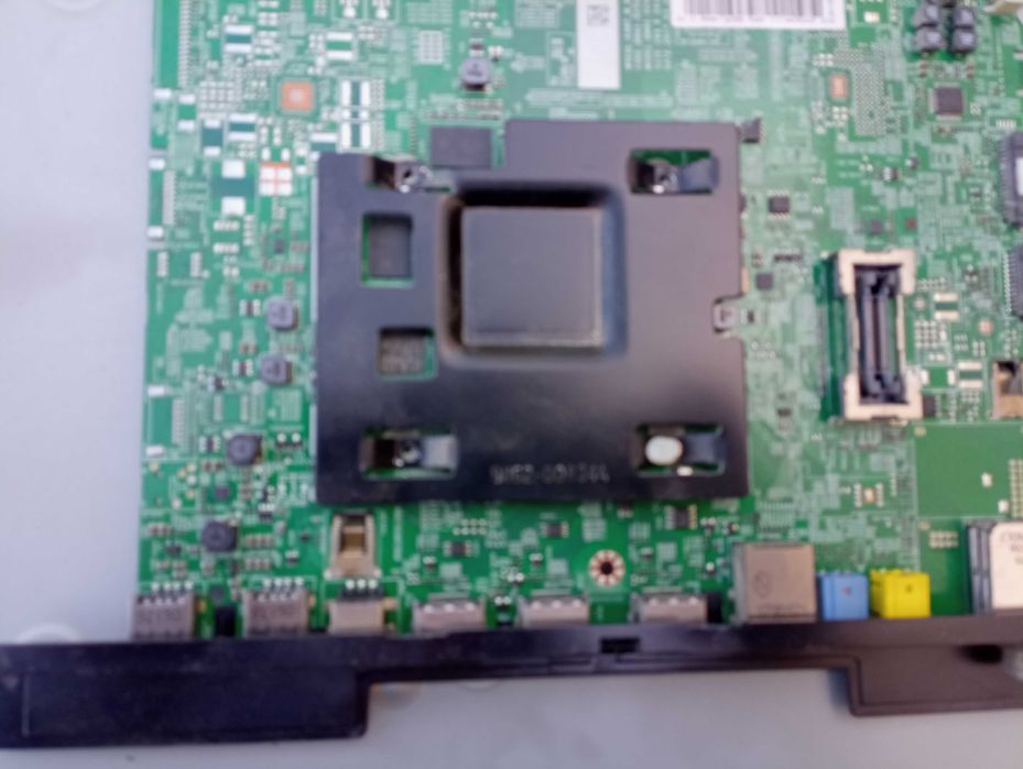 TV Samsnung UE75MU6105K 75" ( peças )