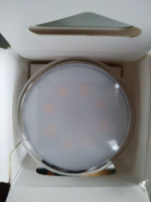 Светодиодная лампа GU10, 2шт по 5W. 2700K.