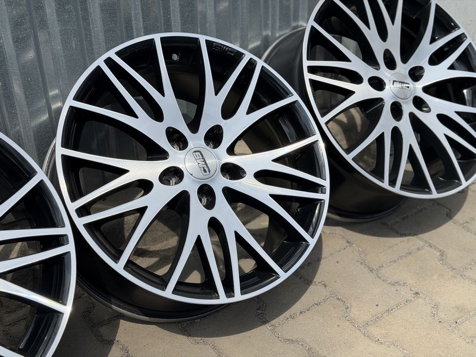 Диски універсальні 5/112 R18 8J ET45 стан нових комплект
