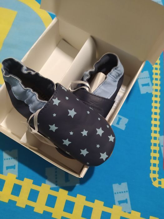 Продам детскую обувь