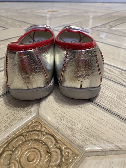 Балетки срібні