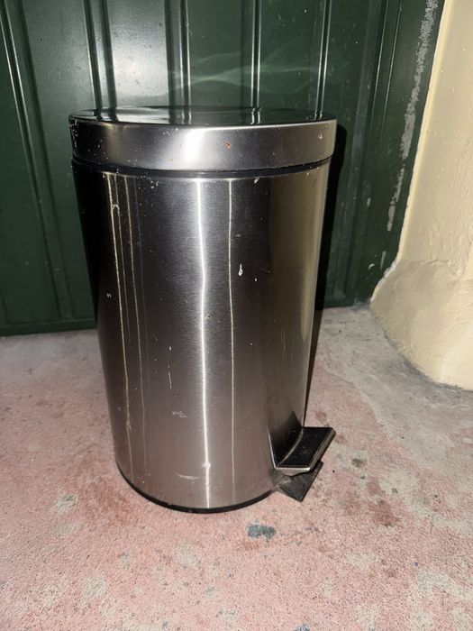 Caixote do Lixo em Inox com Pedal (Capacidade Média)