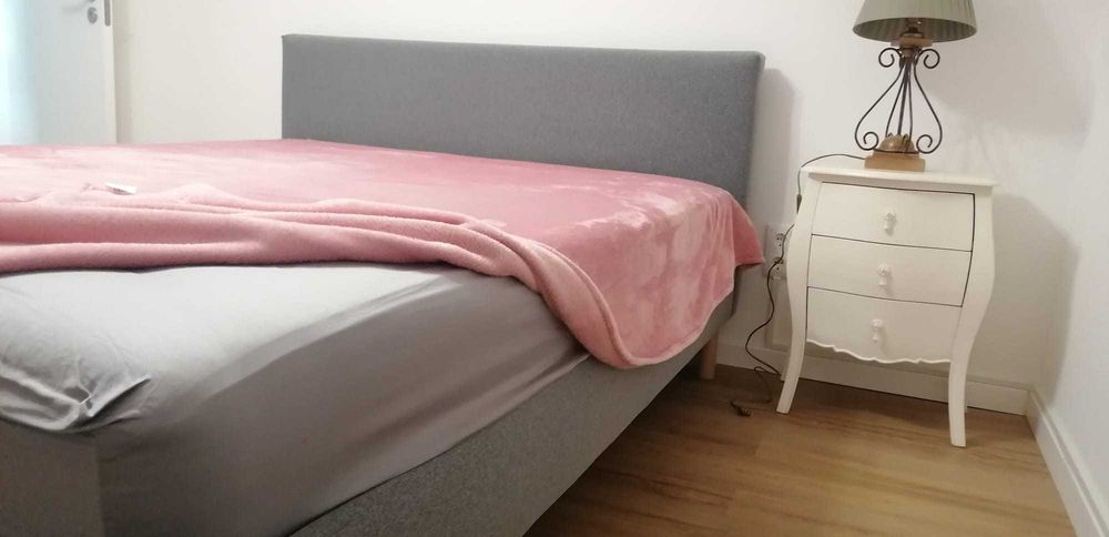 Cama Estofada com colchão