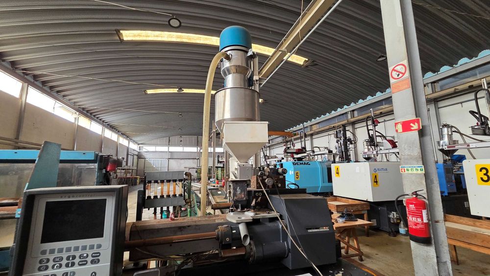 Máquina de injeção DEMAG 80ton