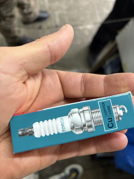 Свеча на генератор  F6TC. TORCH