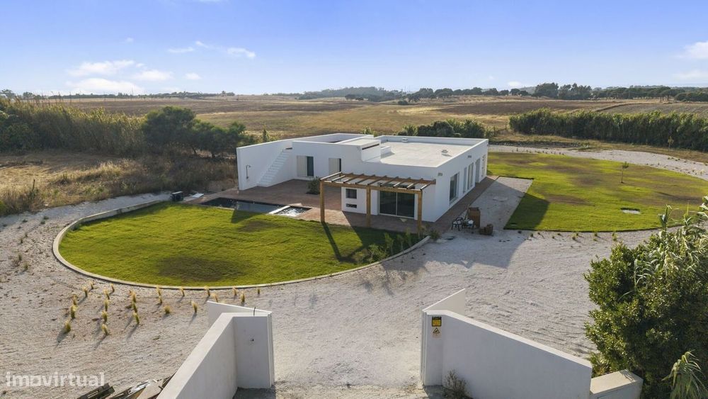 Moradia Isolada T4 com piscina, Porto Covo, Sines