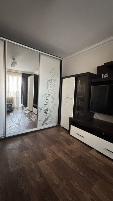 Продаж 2 кім. 10 мкрн. Лівий берег