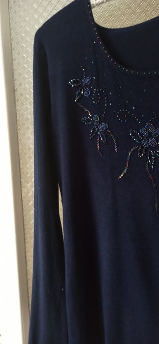 Sweter z ozdobami 42/44