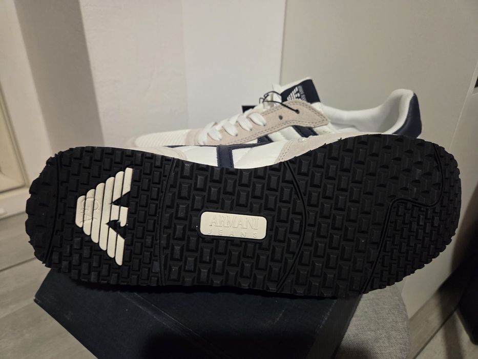Meskie buty Armani rozm 44 jasne