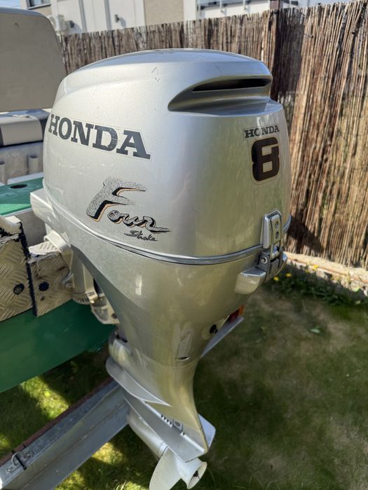 Łódka wędkarska/rekreacyjna 4m honda 8 hp 4 suw