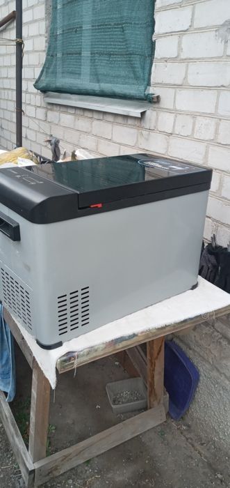 Продам авто холодильник 24 в  Фреоновий