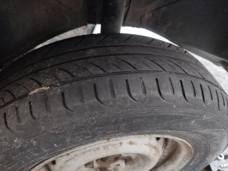 Продам пару колес r13. 4/100 Ваз