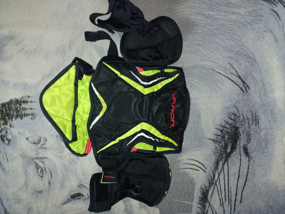 Нагрудник хокейний