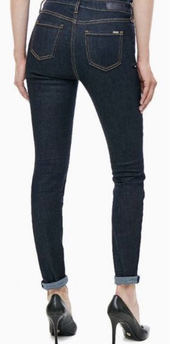 Джинсы Armani Exchange