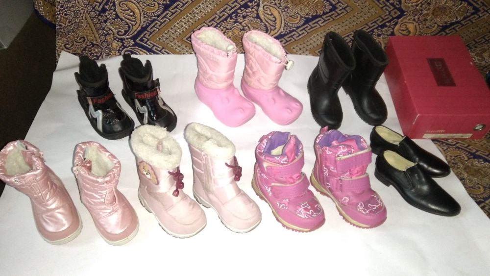 Продам дитяче взуття