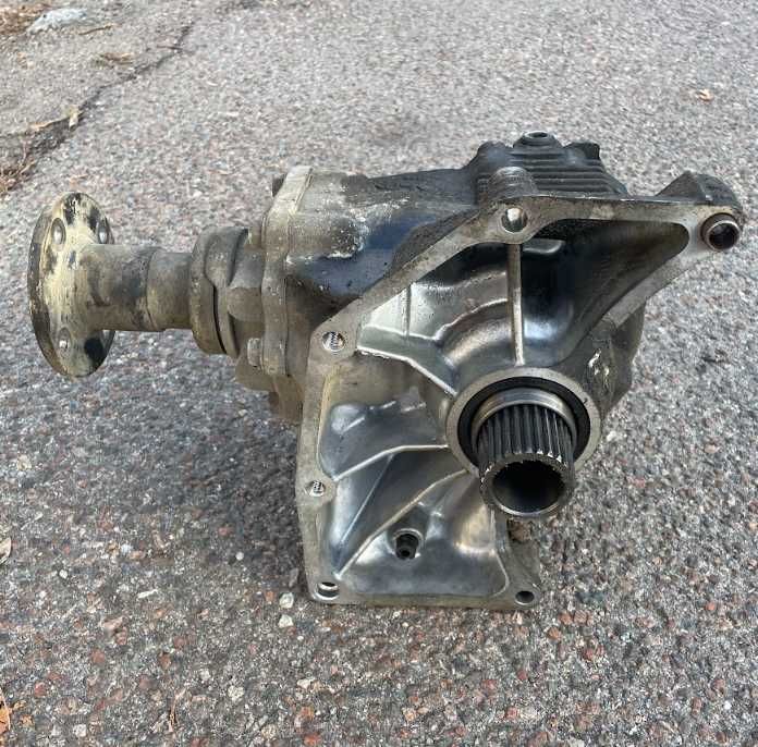 Раздаточная коробка, раздатка X-Trail T30, 331014N270. Разборка Nissan