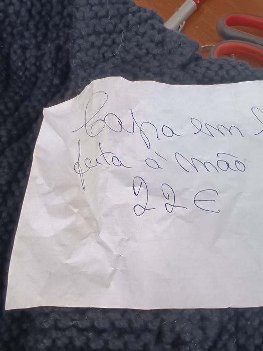 1 capa de lá em preto nova