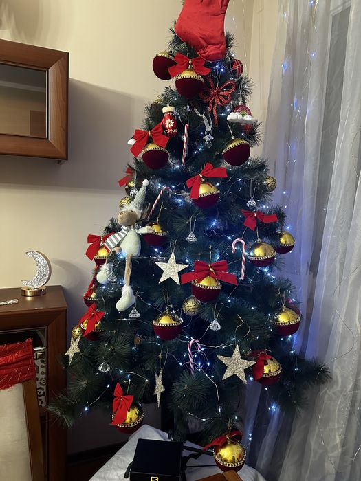 Choinka  2  +  Zabawki i gitlandy