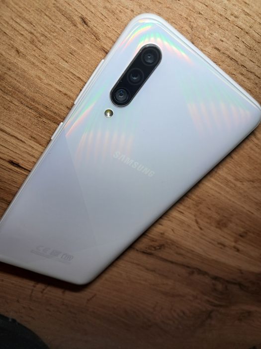 Продам смартфон Samsung A30S, память 4/64 гб