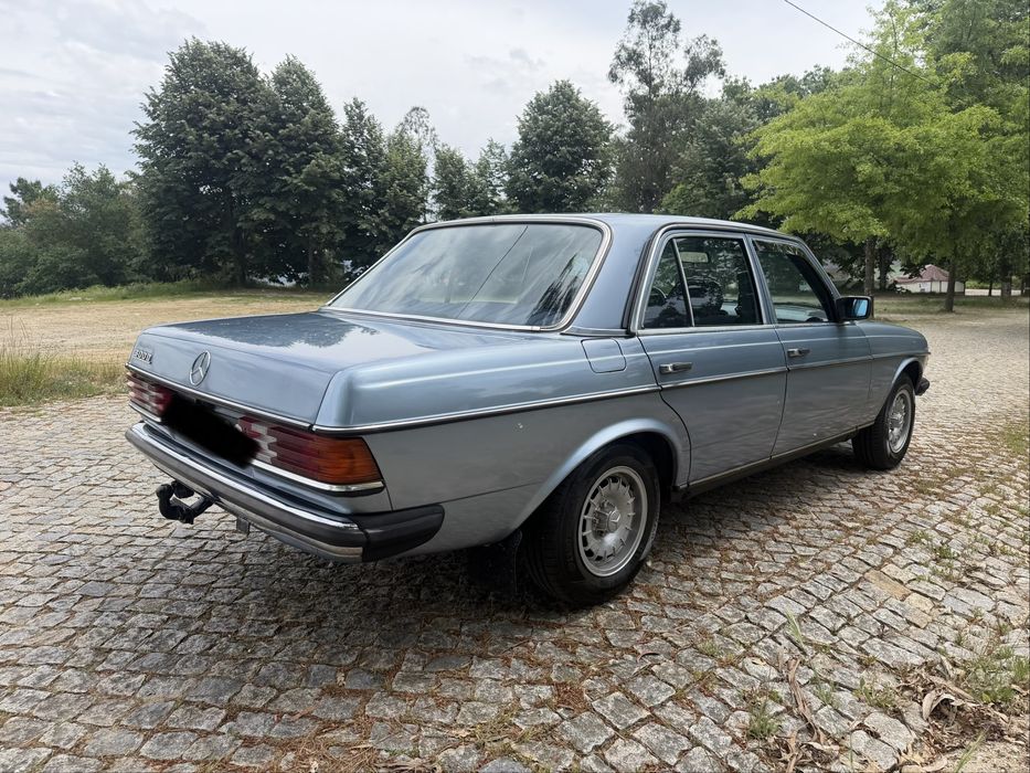 Mercedes Benz D300