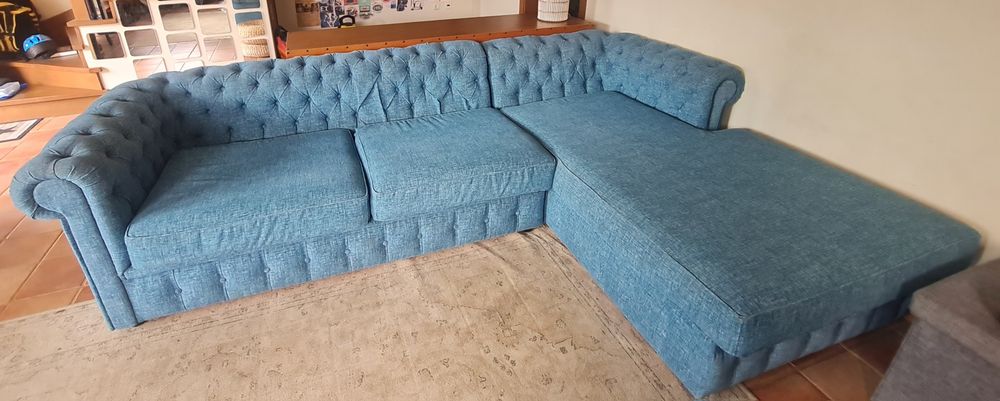 Sofá capitone 3 lugares com chaise longue