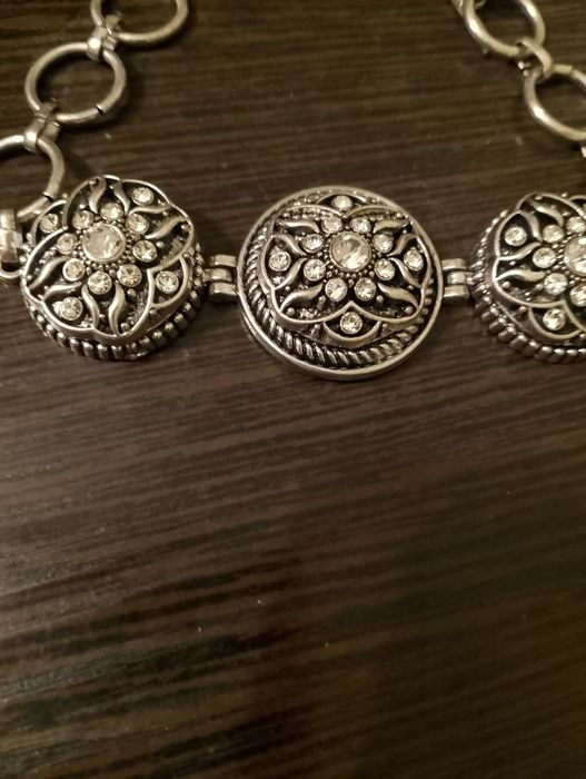 Старинный браслет с камнями