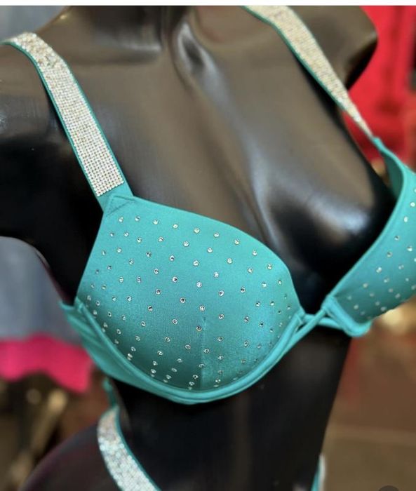 Victoria's secret шикарний купальник прикрашений камінням 80а