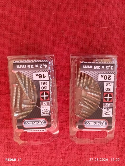 Wkręty . 20 sztuk wkrętów ze stali nierdzewnej  marki Connex