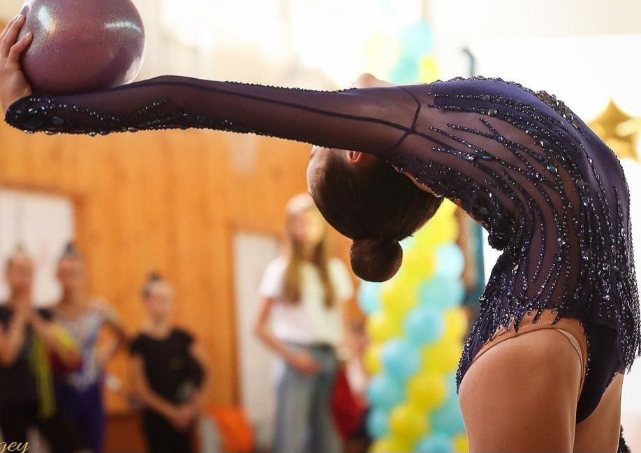 Купальник для художньої гімнастики