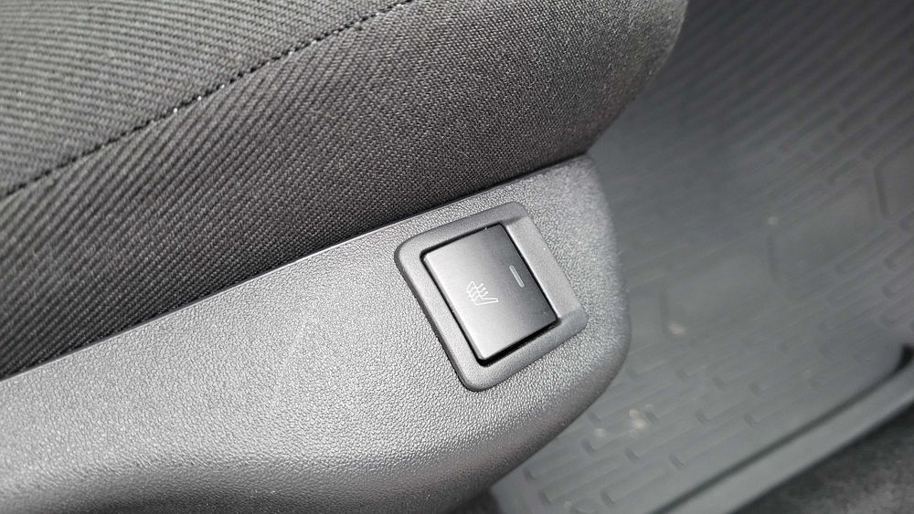 Авто Peugeot 301 2021