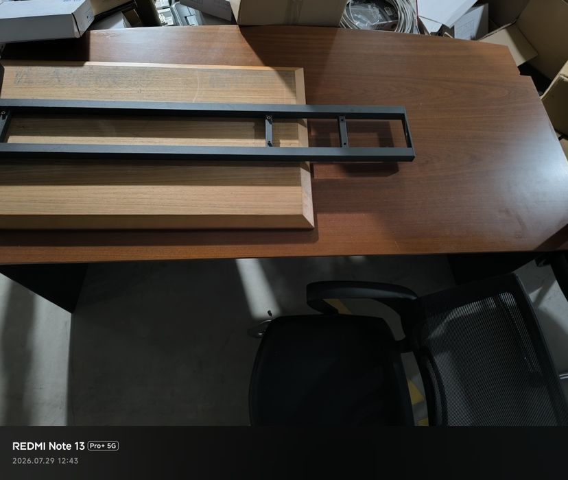Secretaria em  pinho genuino