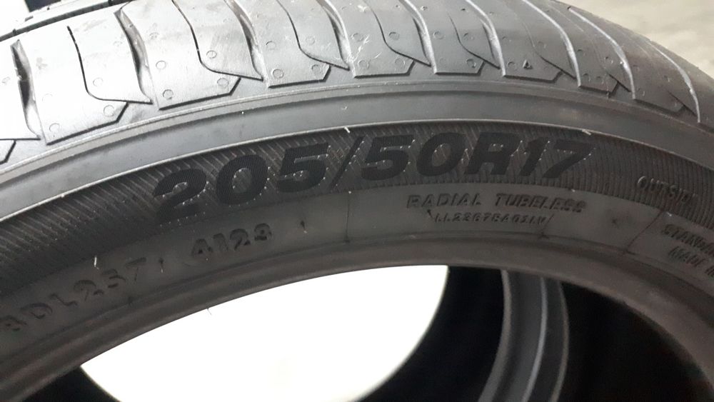 Dois pneus novos 205/50 R17 Ling Long p/ Renault Mégane, Peugeot 308