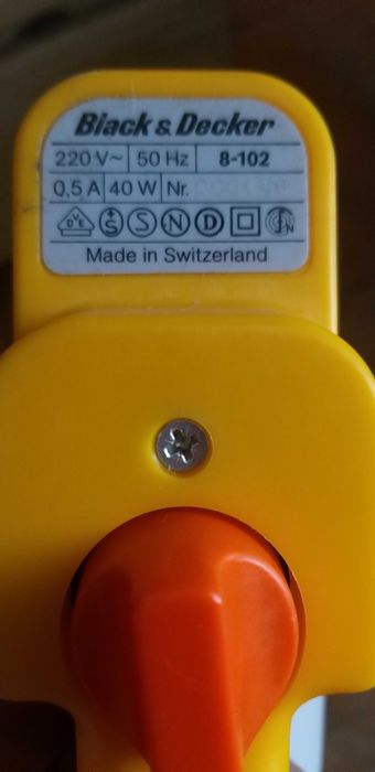 pistola de pintura elétrica Black & Decker 8-102.