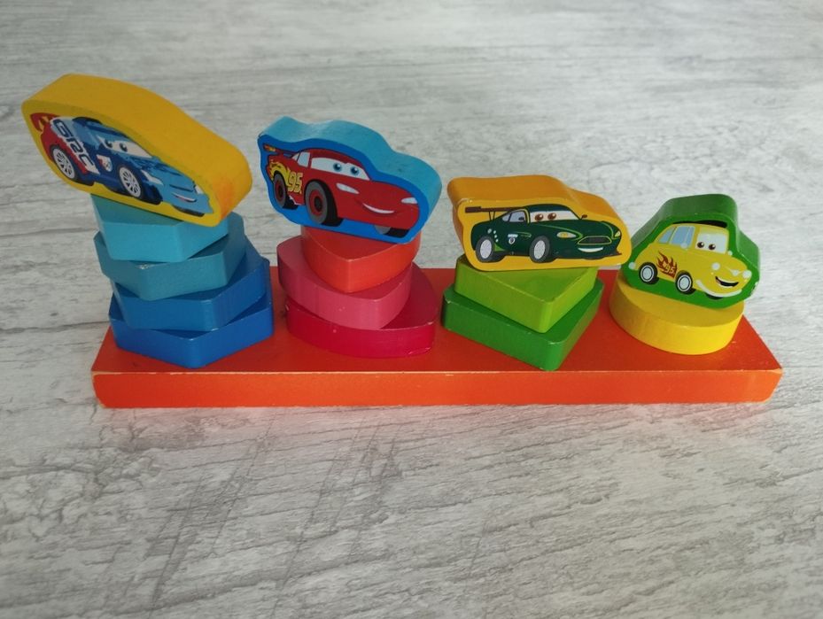 Пірамідка сортер тачка Макквін дерев'яний сортер втулки