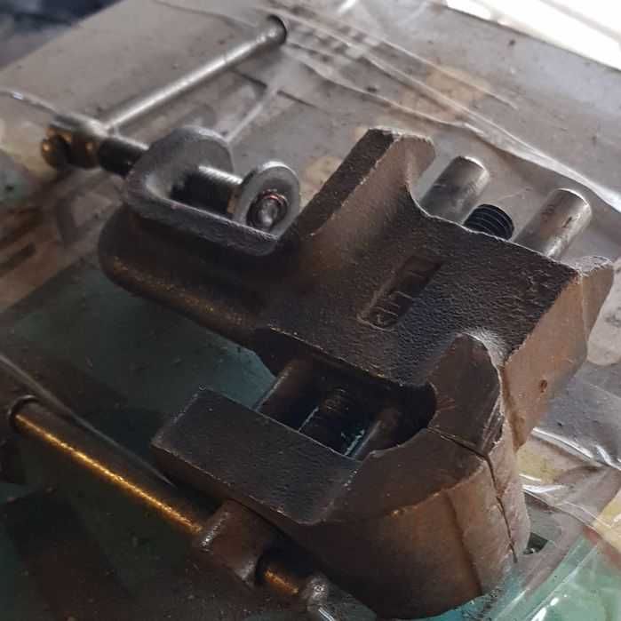 Слесарные тиски маленькие, средние, большие