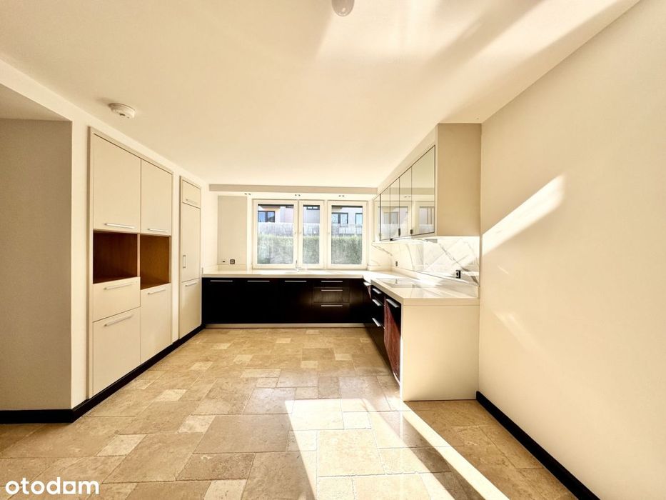 Dom w pożądanej do zamieszkania dzielnicy-Zalesie