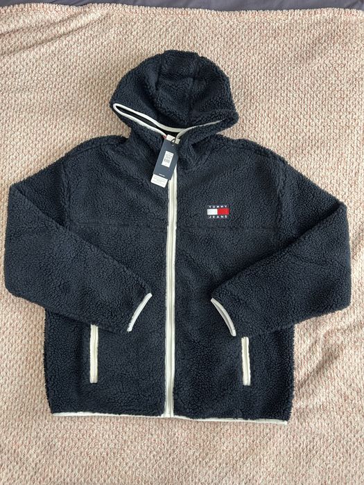 Kurtka polarowa Tommy Jeans z kapturem