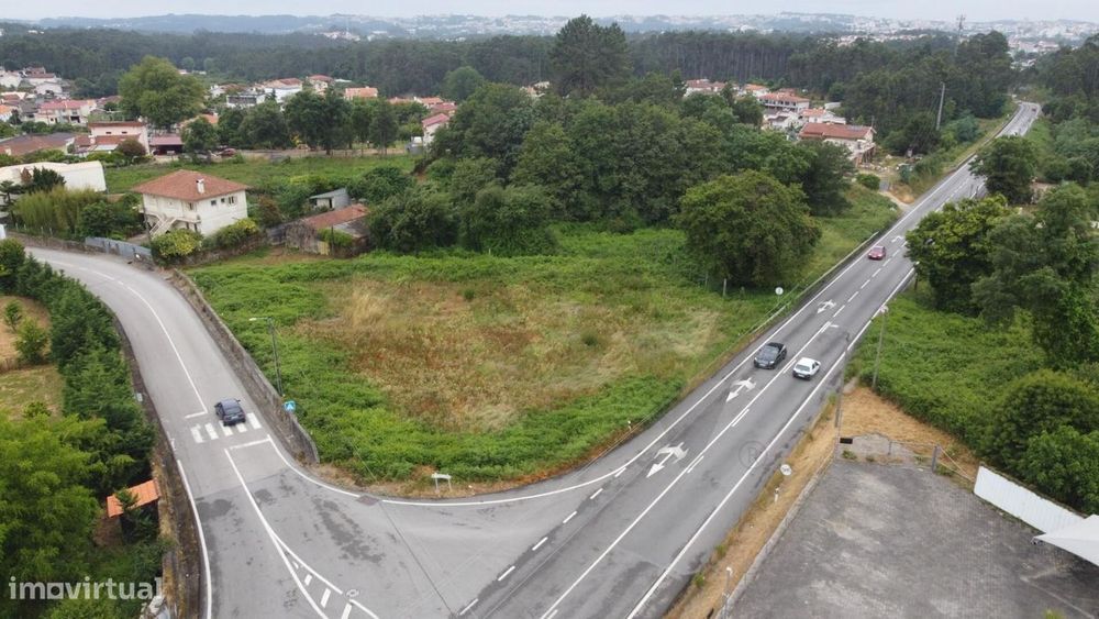 Terreno Excecional com Potencial para 13 Moradias de Luxo
