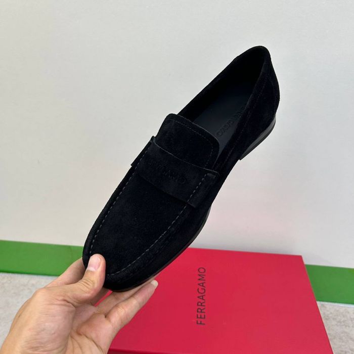 Нові туфлі.FERRAGAMO