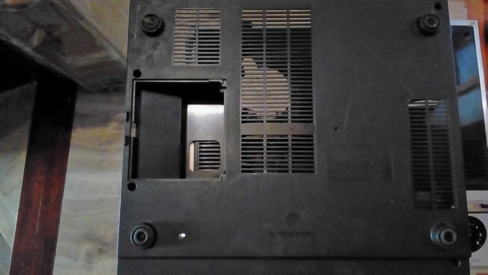 Продам магнитофон Грюндик TK 247 ДЕ ЛЮКС  восстановление или запчасти.