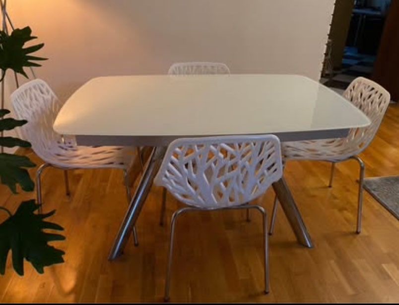 Stół + 4 krzesła