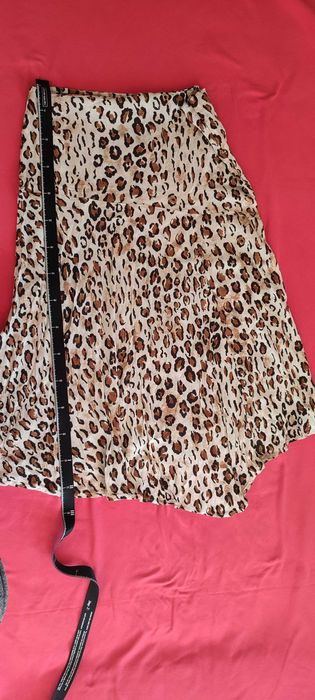 asymetryczna spódnica do połowy łydki M