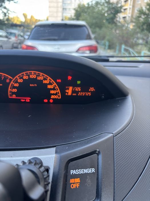 Yaris 1.33 бензин 2009 року