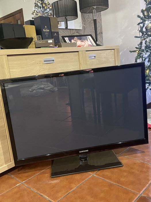 Tv 43” Samsung em perfeitas condicões!