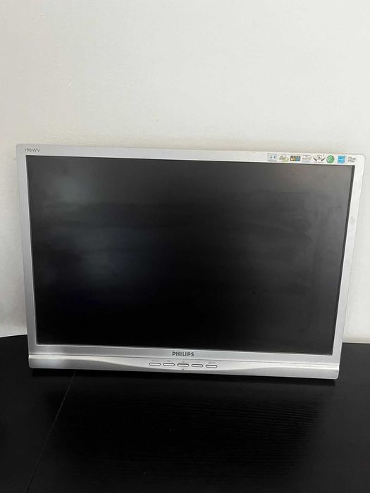 Desk em L + Cadeira + Ventilador + Cortina Blackout + 2 monitores 24"