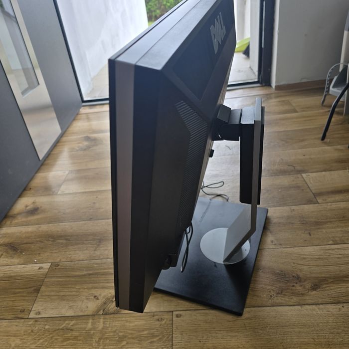 Monitor Dell 24 cal