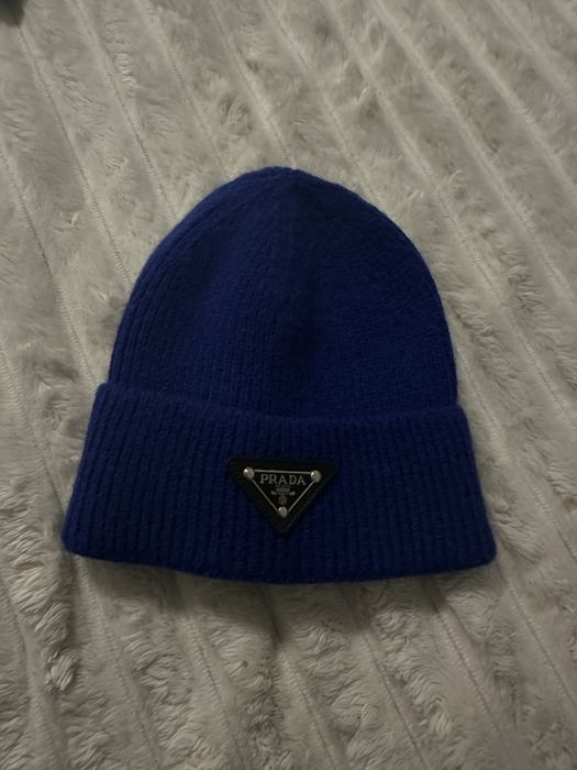 Шапка Prada …………….