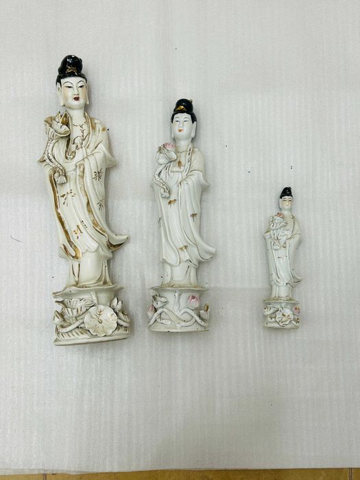 Conjunto de 4 bonecas asiáticas a 2,50 cada