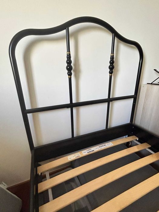Cama IKEA Sagstua