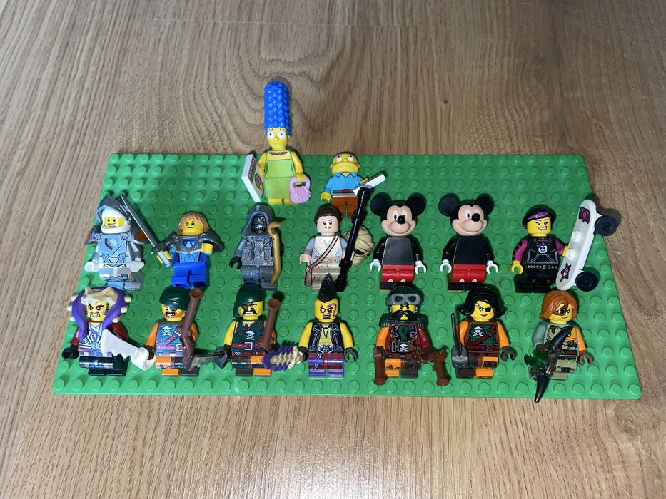 LEGO minifigurki na sztuki lub w zestawie !